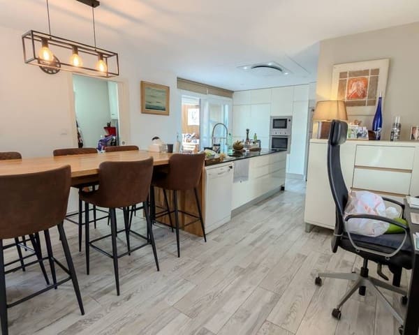Chalet de 2 habitaciones en El Chaparral - La Siesta - La Torreta, Torrevieja en venta con piscina - 465.000 € (Ref: 9996245)