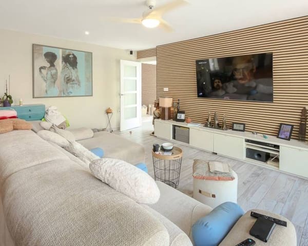 Chalet de 2 habitaciones en El Chaparral - La Siesta - La Torreta, Torrevieja en venta con piscina - 465.000 € (Ref: 9996245)