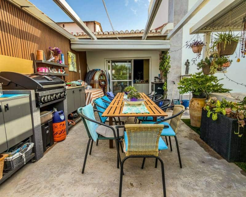 2 bedroom Villa for sale in Torrevieja with pool - € 465,000 (Ref: 9996245)