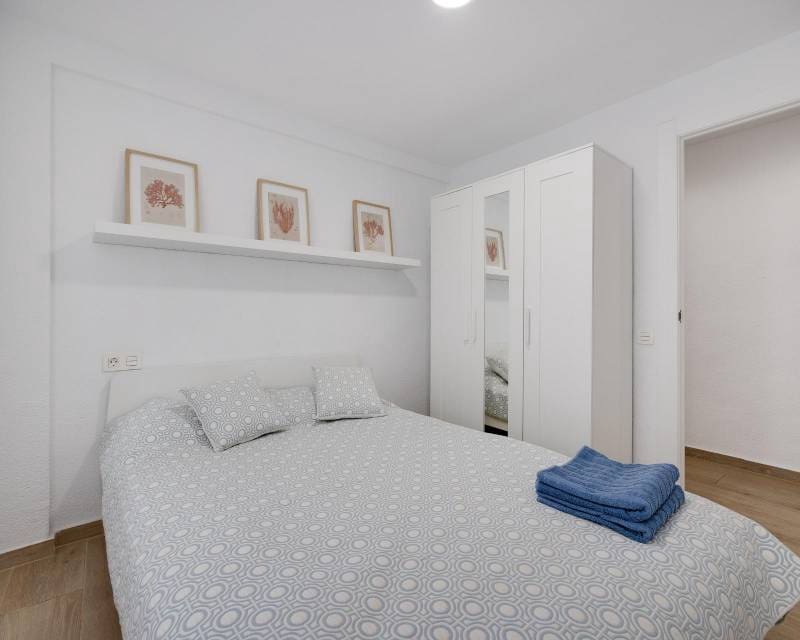 3 makuuhuone Huoneisto myytävänä paikassa Torrevieja - 220 000 € (Ref: 9996246)