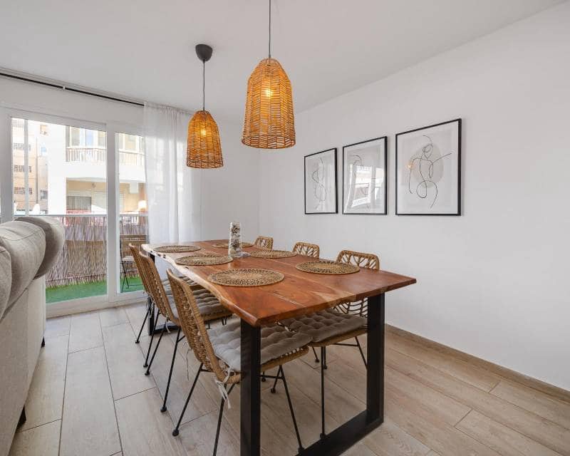 3 makuuhuone Huoneisto myytävänä paikassa Torrevieja - 220 000 € (Ref: 9996246)