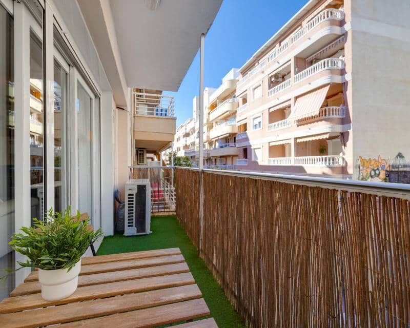 3 makuuhuone Huoneisto myytävänä paikassa Torrevieja - 220 000 € (Ref: 9996246)