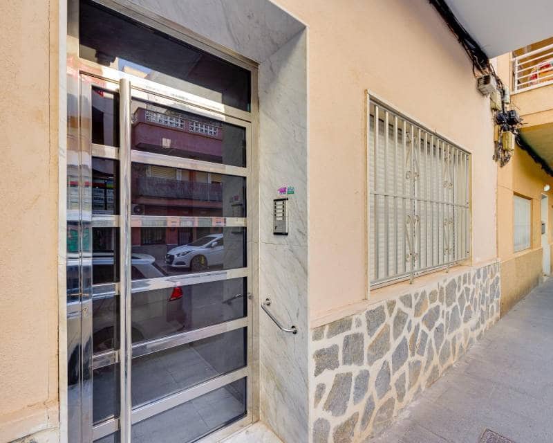 3 makuuhuone Huoneisto myytävänä paikassa Torrevieja - 220 000 € (Ref: 9996246)