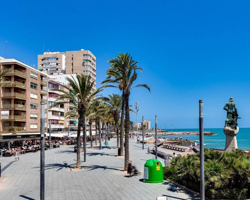 3 makuuhuone Huoneisto myytävänä paikassa Torrevieja - 220 000 € (Ref: 9996246)