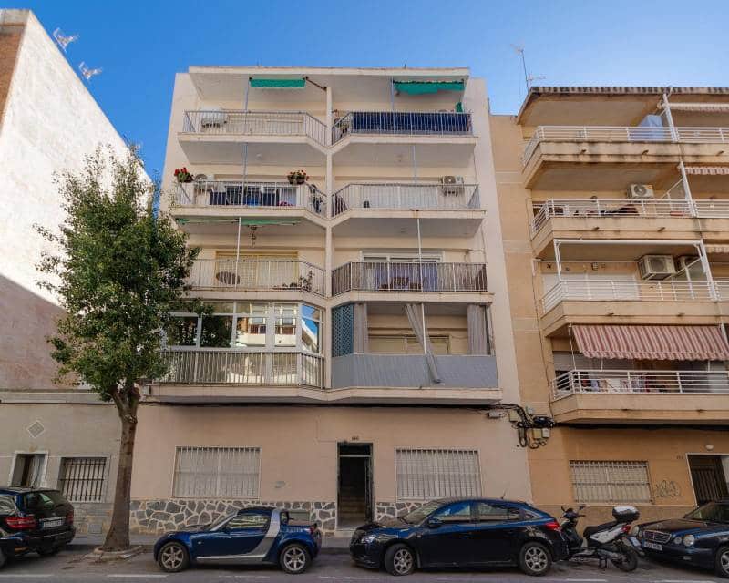 3 makuuhuone Huoneisto myytävänä paikassa Torrevieja - 220 000 € (Ref: 9996246)