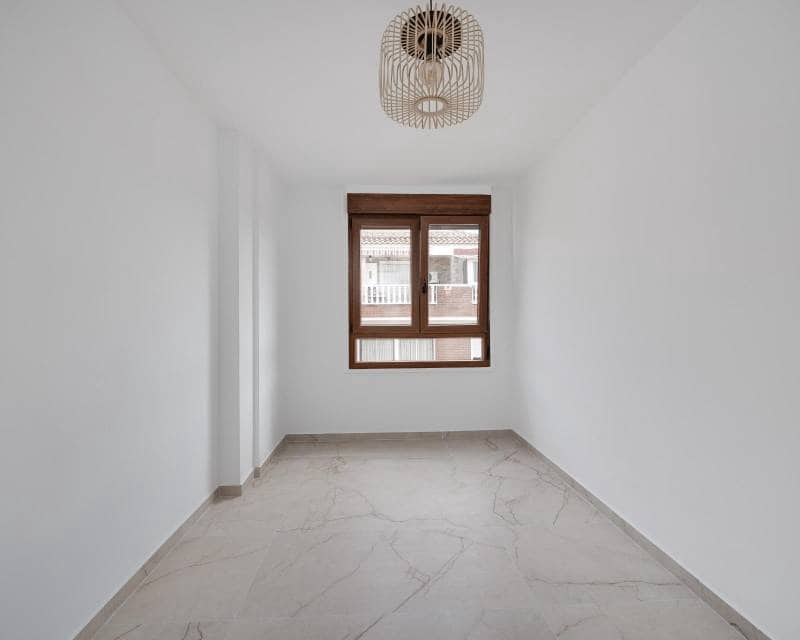 3 Zimmer Penthouse zu verkaufen in Torrevieja - 225.000 € (Ref: 9996247)
