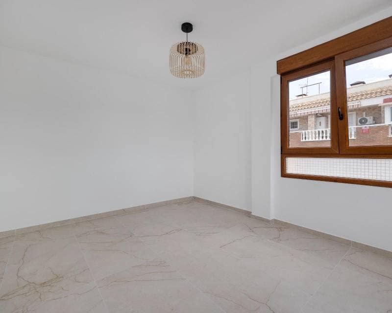 3 Zimmer Penthouse zu verkaufen in Torrevieja - 225.000 € (Ref: 9996247)