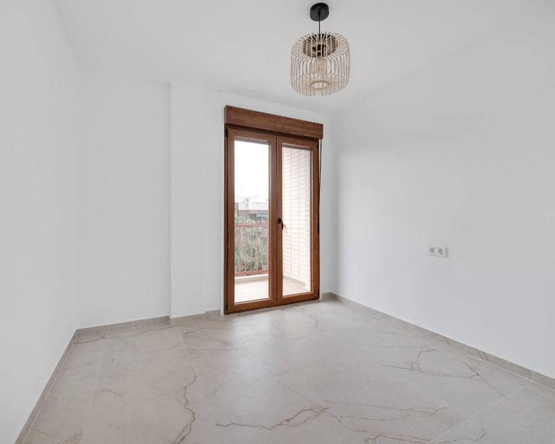 3 Zimmer Penthouse zu verkaufen in Torrevieja - 225.000 € (Ref: 9996247)