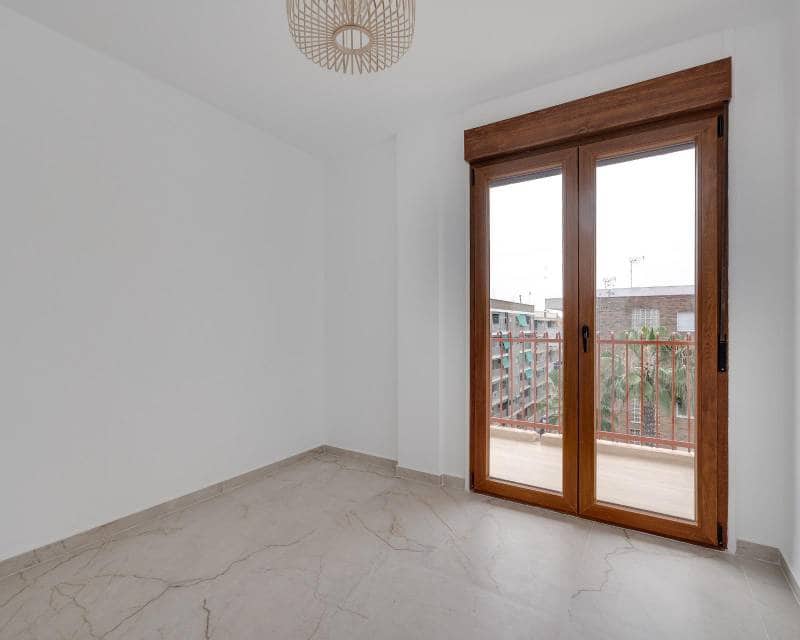 3 Zimmer Penthouse zu verkaufen in Torrevieja - 225.000 € (Ref: 9996247)