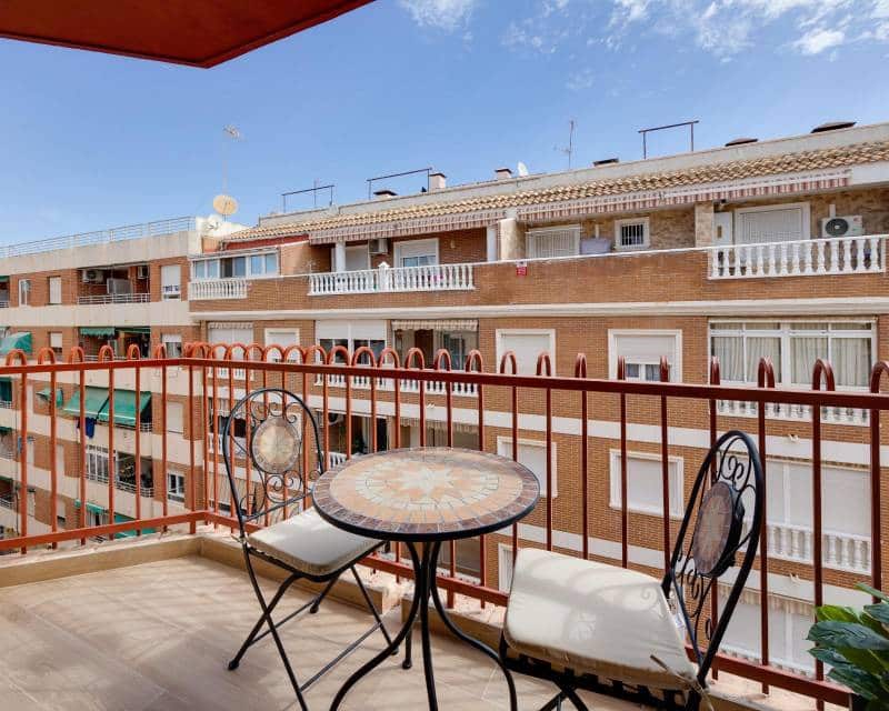 3 Zimmer Penthouse zu verkaufen in Torrevieja - 225.000 € (Ref: 9996247)