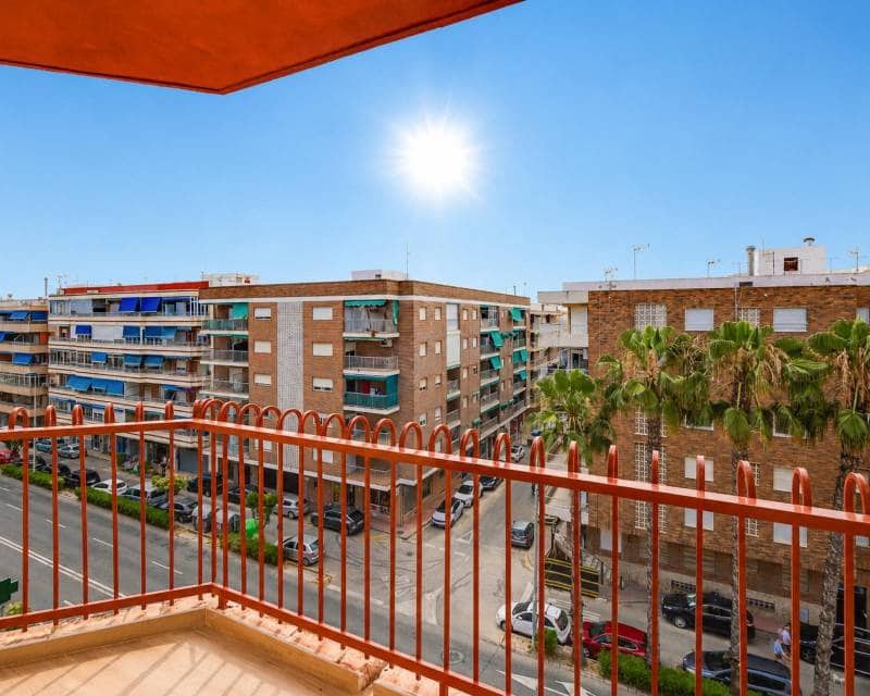 3 Zimmer Penthouse zu verkaufen in Torrevieja - 225.000 € (Ref: 9996247)