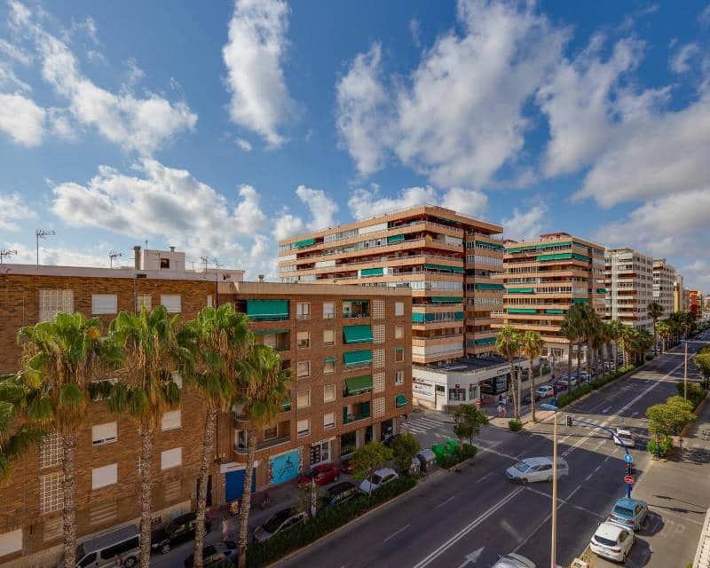3 Zimmer Penthouse zu verkaufen in Torrevieja - 225.000 € (Ref: 9996247)