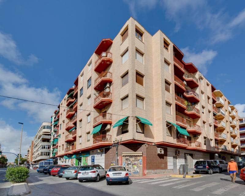 3 Zimmer Penthouse zu verkaufen in Torrevieja - 225.000 € (Ref: 9996247)
