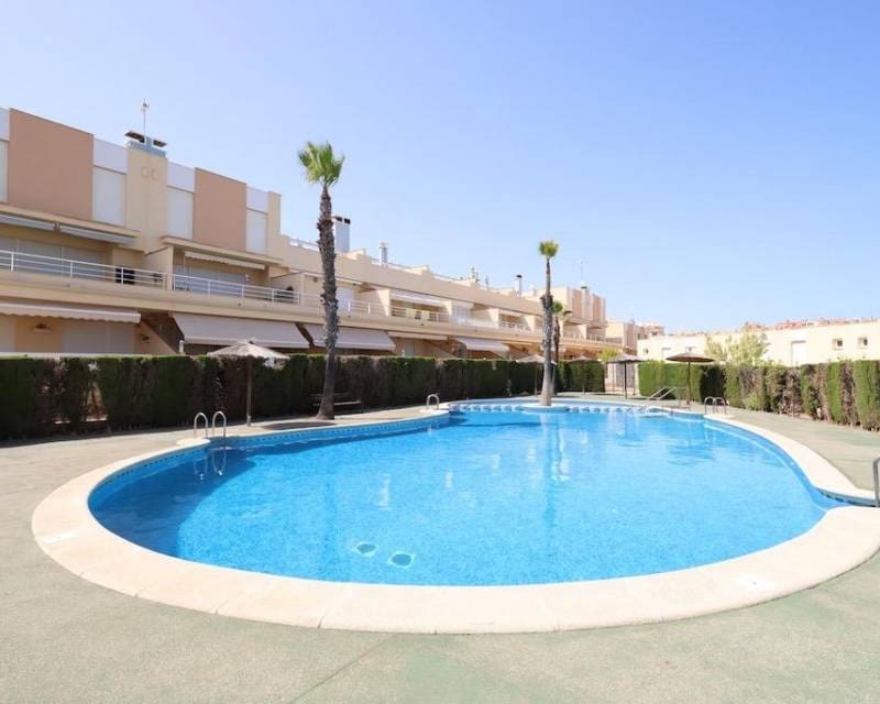 3 soveværelse Byhus til salg i Orihuela Costa med swimmingpool garage - € 390.000 (Ref: 9997534)