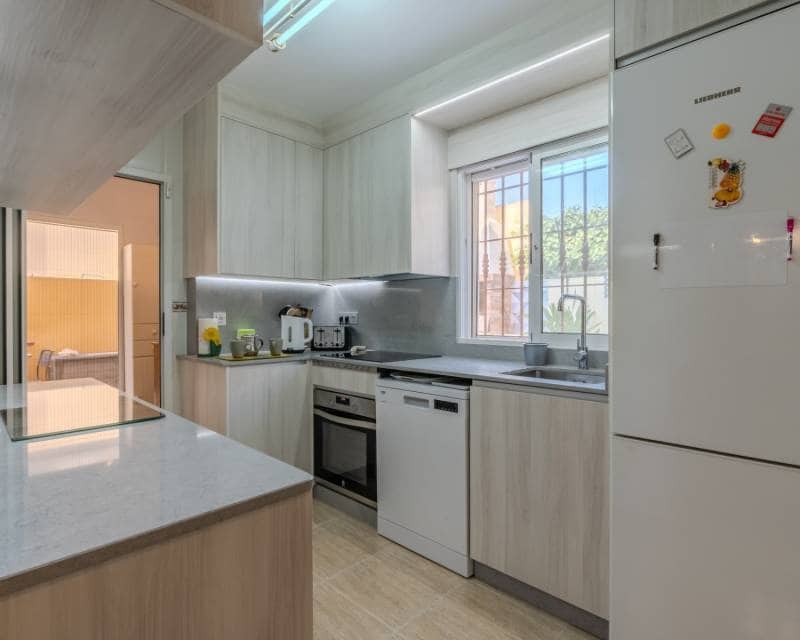 Chalet de 3 habitaciones en Puerto de Mazarron en venta - 250.000 € (Ref: 9997535)