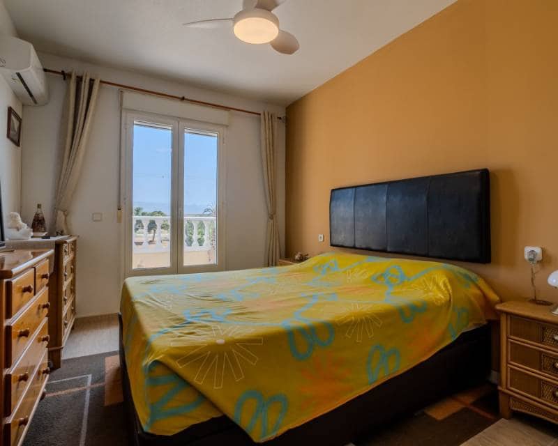 Chalet de 3 habitaciones en Puerto de Mazarron en venta - 250.000 € (Ref: 9997535)