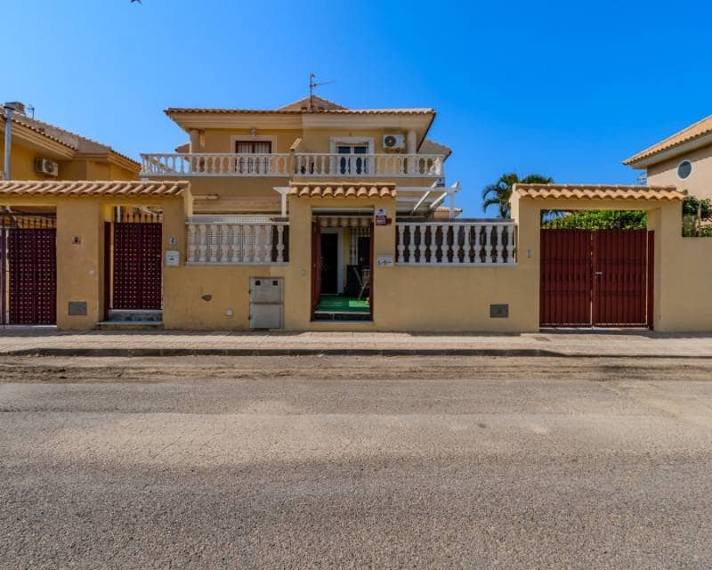 Chalet de 3 habitaciones en Puerto de Mazarron en venta - 250.000 € (Ref: 9997535)