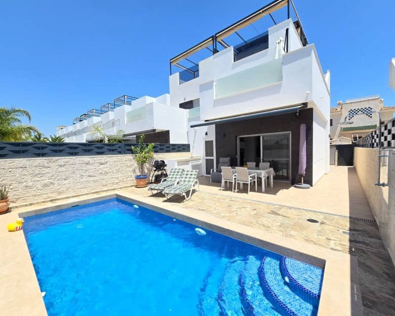 3 camera da letto Villa in vendita in Dona Pepa con piscina - 395.000 € (Rif: 9997536)