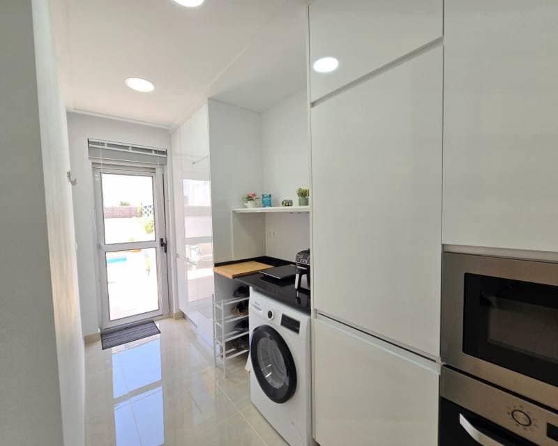 3 camera da letto Villa in vendita in Dona Pepa con piscina - 395.000 € (Rif: 9997536)
