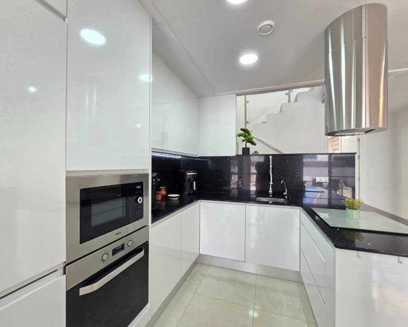 3 camera da letto Villa in vendita in Dona Pepa con piscina - 395.000 € (Rif: 9997536)