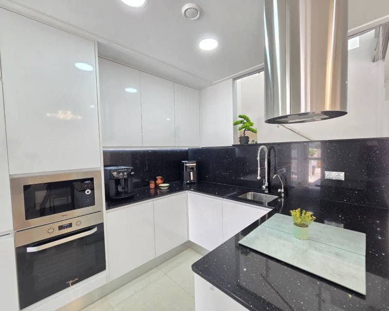 3 camera da letto Villa in vendita in Dona Pepa con piscina - 395.000 € (Rif: 9997536)