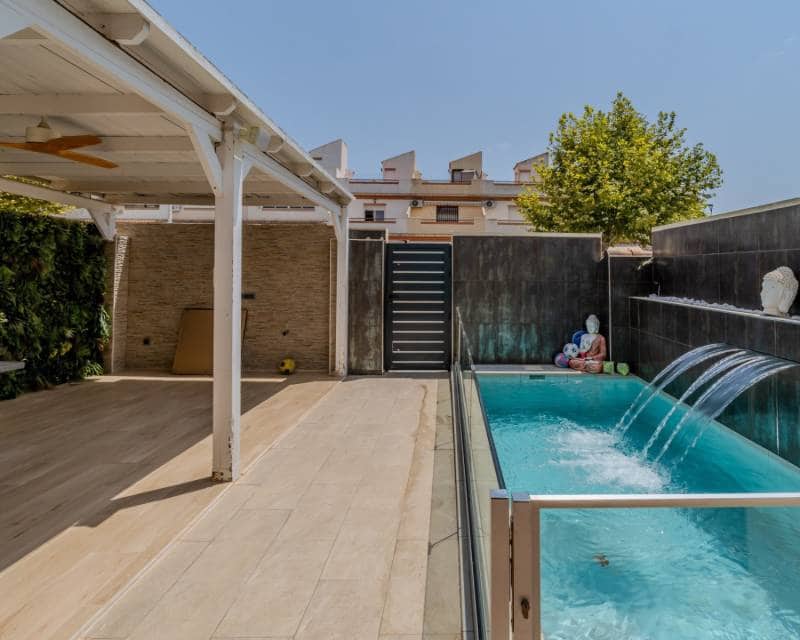 3 soverom Villa til salgs i Torrevieja med svømmebasseng - € 305 000 (Ref: 9997651)