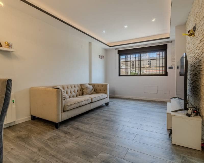 3 soverom Villa til salgs i Torrevieja med svømmebasseng - € 305 000 (Ref: 9997651)