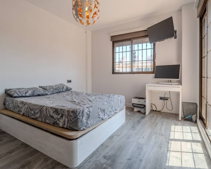 3 soverom Villa til salgs i Torrevieja med svømmebasseng - € 305 000 (Ref: 9997651)