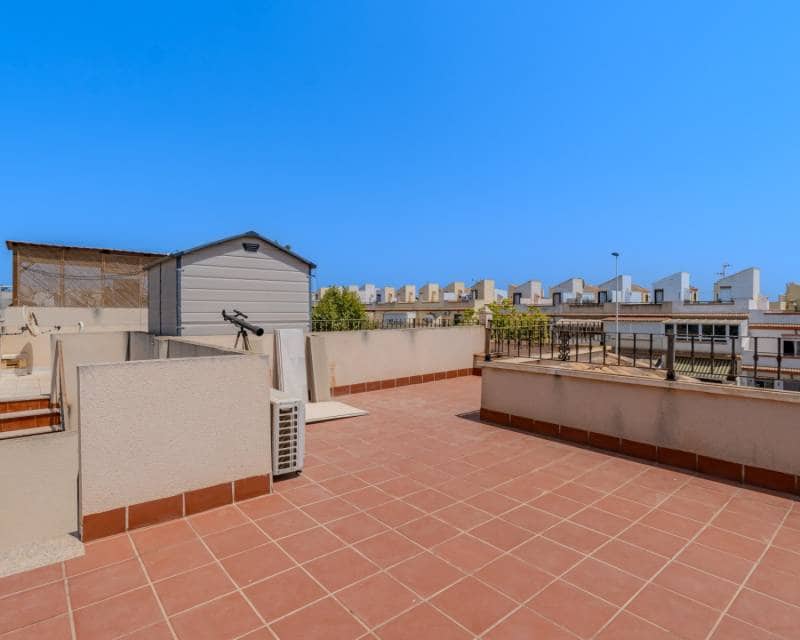 3 soverom Villa til salgs i Torrevieja med svømmebasseng - € 305 000 (Ref: 9997651)