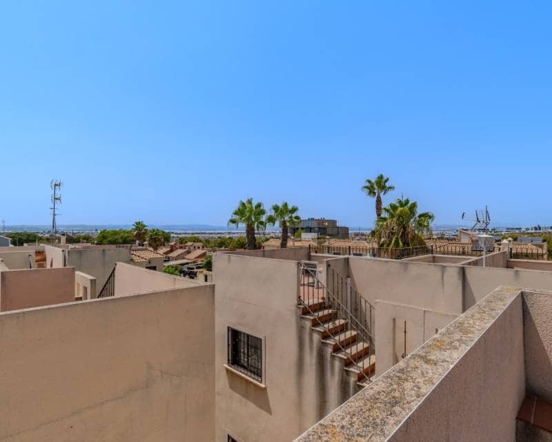 3 soverom Villa til salgs i Torrevieja med svømmebasseng - € 305 000 (Ref: 9997651)
