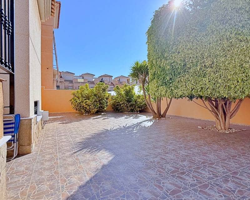 4 slaapkamer Villa te koop in Orihuela Costa - € 379.000 (Ref: 9997653)