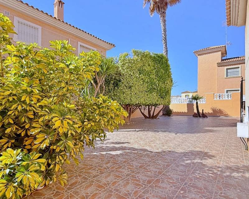4 slaapkamer Villa te koop in Orihuela Costa - € 379.000 (Ref: 9997653)
