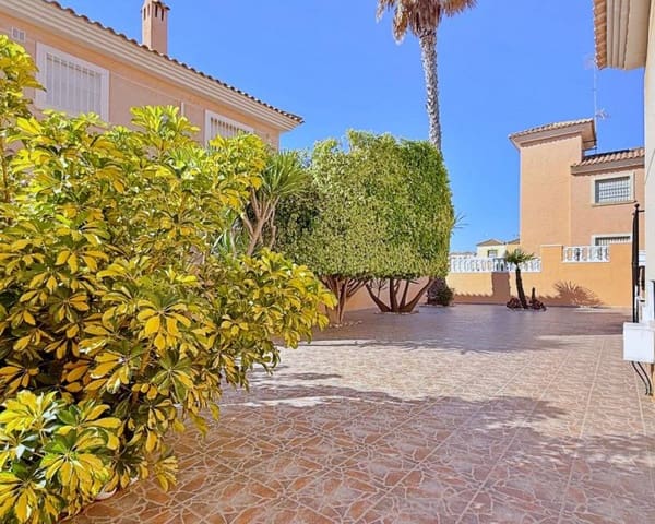 4 soveværelse Villa til salg i Los Balcones - Los Altos, Orihuela - € 379.000 (Ref: 9997653)