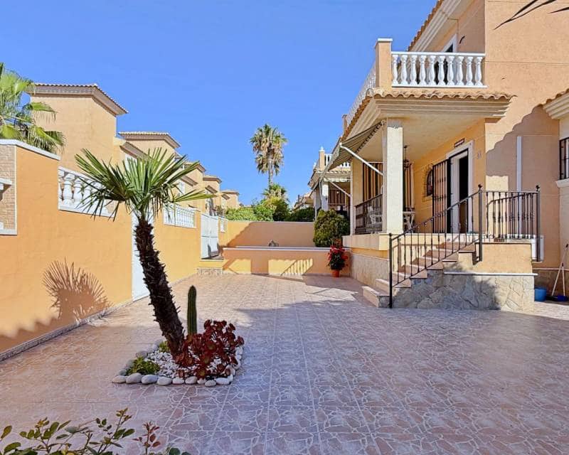 4 slaapkamer Villa te koop in Orihuela Costa - € 379.000 (Ref: 9997653)