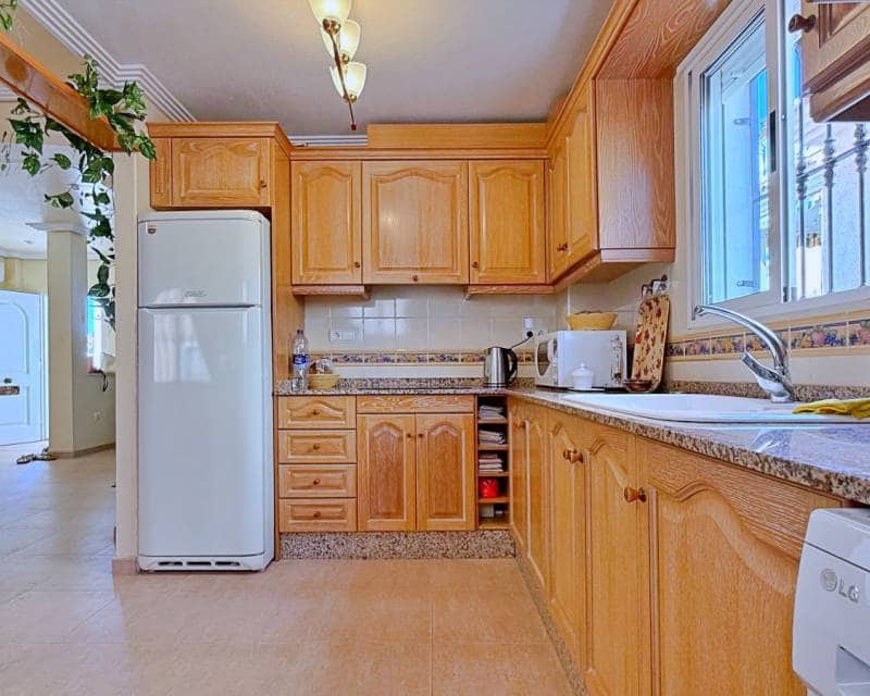 4 slaapkamer Villa te koop in Orihuela Costa - € 379.000 (Ref: 9997653)