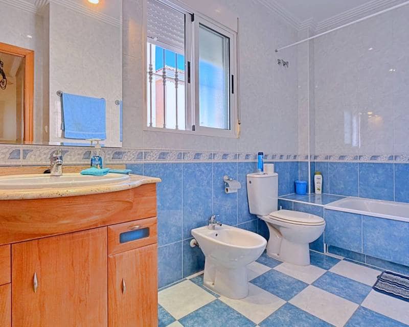 4 slaapkamer Villa te koop in Orihuela Costa - € 379.000 (Ref: 9997653)