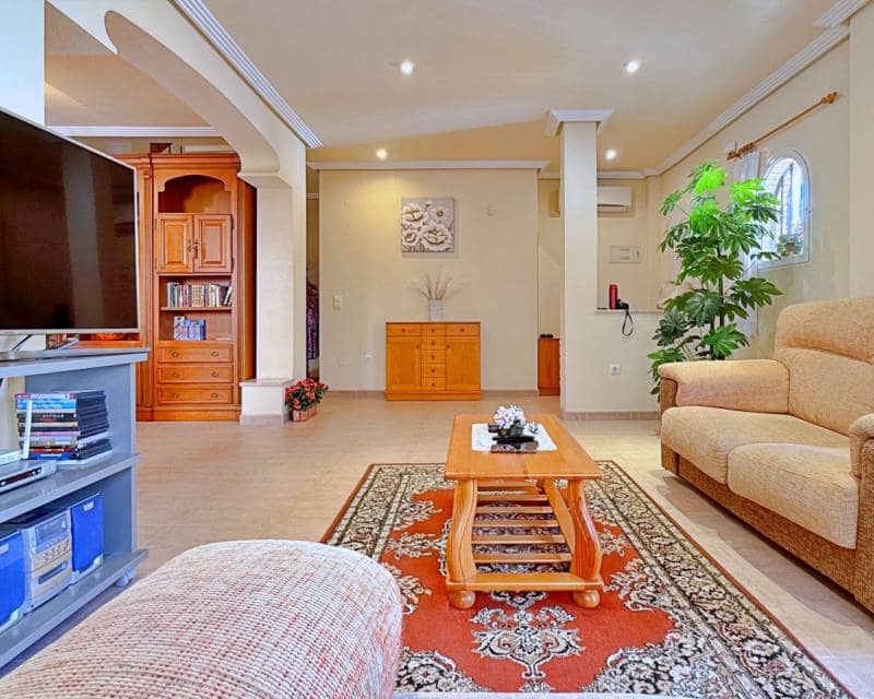 4 slaapkamer Villa te koop in Orihuela Costa - € 379.000 (Ref: 9997653)