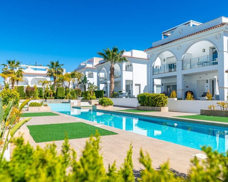 2 soverom Villa til salgs i Ciudad Quesada med svømmebasseng - € 390 000 (Ref: 9997654)
