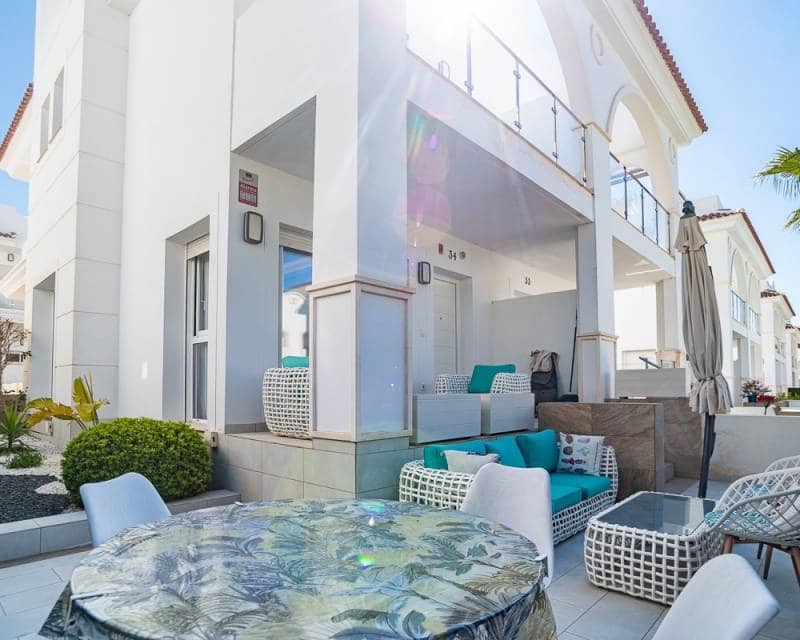 2 soverom Villa til salgs i Ciudad Quesada med svømmebasseng - € 390 000 (Ref: 9997654)