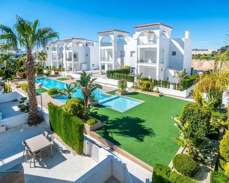 2 soverom Villa til salgs i Ciudad Quesada med svømmebasseng - € 390 000 (Ref: 9997654)