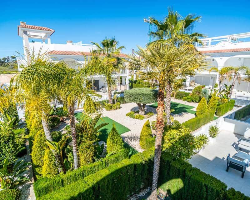 2 soverom Villa til salgs i Ciudad Quesada med svømmebasseng - € 390 000 (Ref: 9997654)