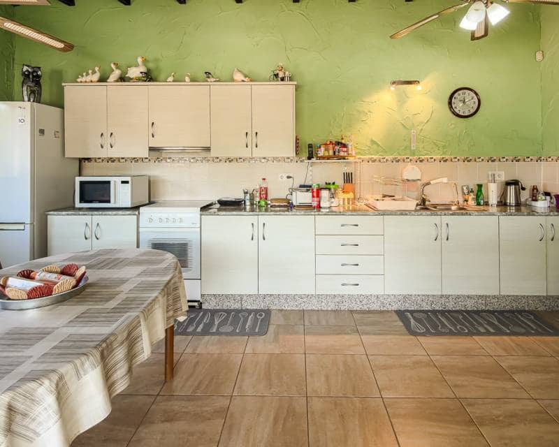 3 makuuhuone Huvila myytävänä paikassa Catral mukana uima-altaan 
autotalli - 585 500 € (Ref: 9997901)