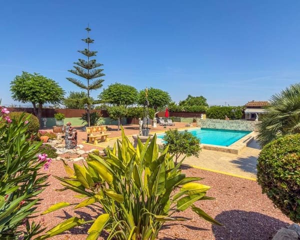 3 slaapkamer Villa te koop in Catral met zwembad garage - € 585.500 (Ref: 9997901)