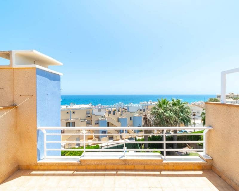 3 soveværelse Byhus til salg i Campoamor med swimmingpool garage - € 450.000 (Ref: 9997902)