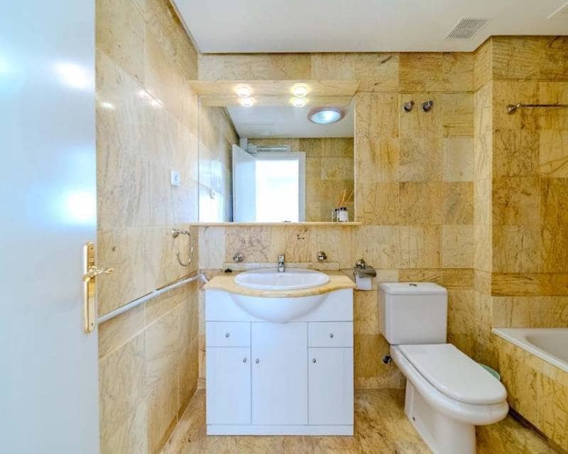 3 soveværelse Byhus til salg i Campoamor med swimmingpool garage - € 450.000 (Ref: 9997902)