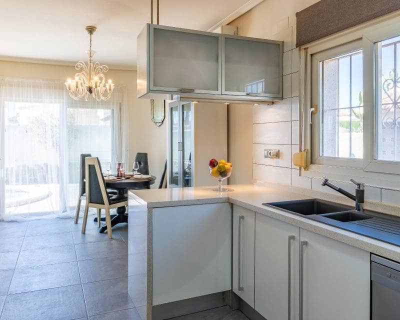 3 camera da letto Villa in vendita in Playa Flamenca con piscina garage - 560.000 € (Rif: 9999068)