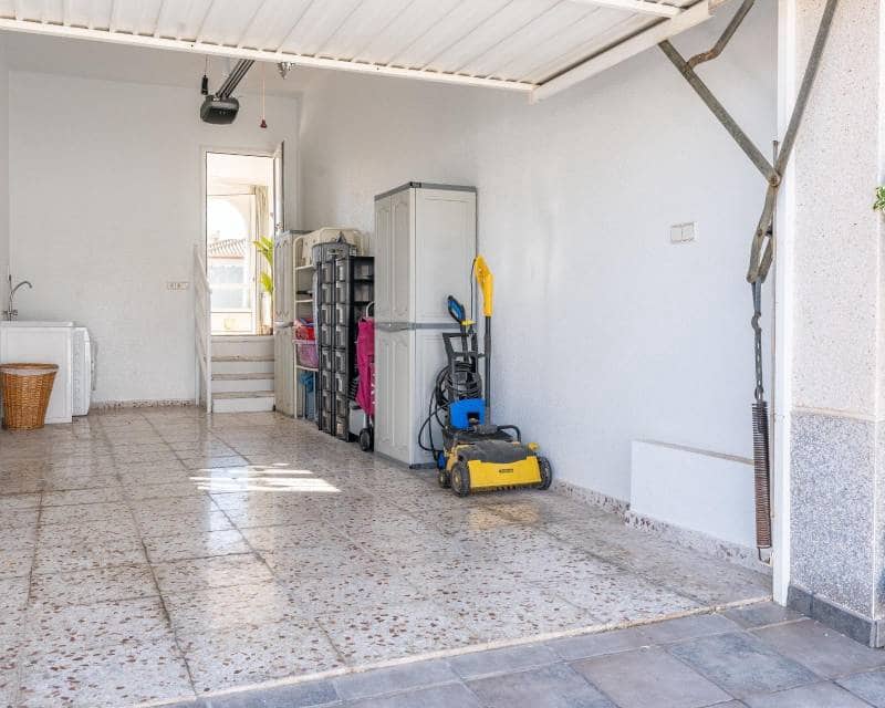3 camera da letto Villa in vendita in Playa Flamenca con piscina garage - 560.000 € (Rif: 9999068)