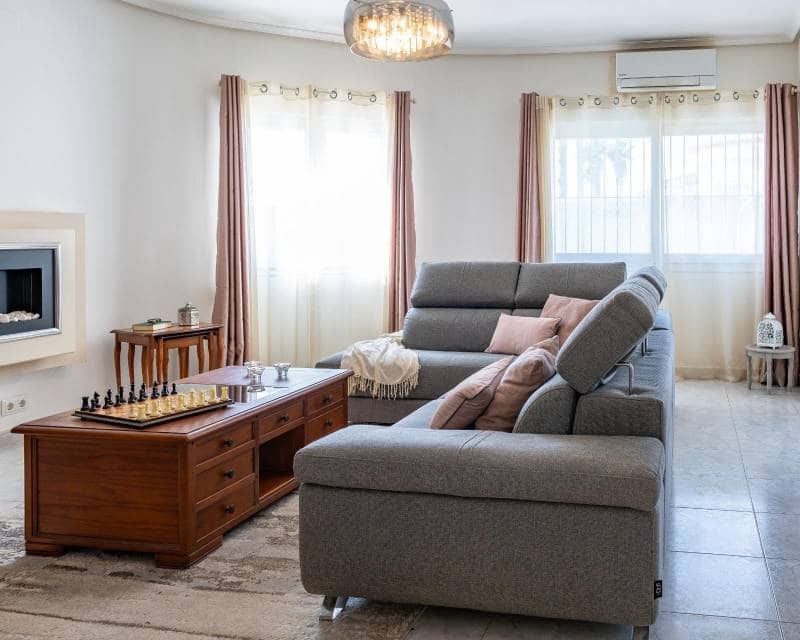 3 camera da letto Villa in vendita in Playa Flamenca con piscina garage - 560.000 € (Rif: 9999068)