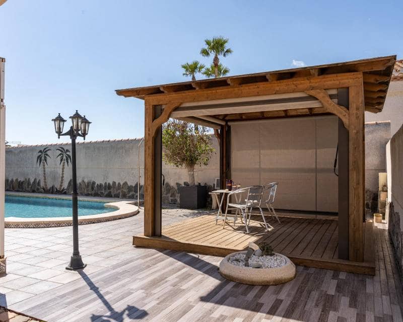 3 camera da letto Villa in vendita in Playa Flamenca con piscina garage - 560.000 € (Rif: 9999068)
