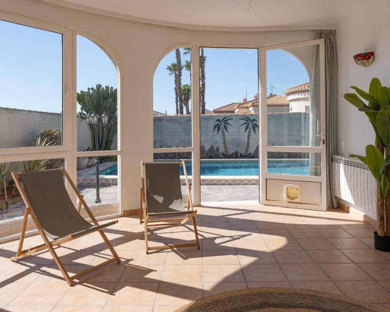 3 camera da letto Villa in vendita in Playa Flamenca con piscina garage - 560.000 € (Rif: 9999068)